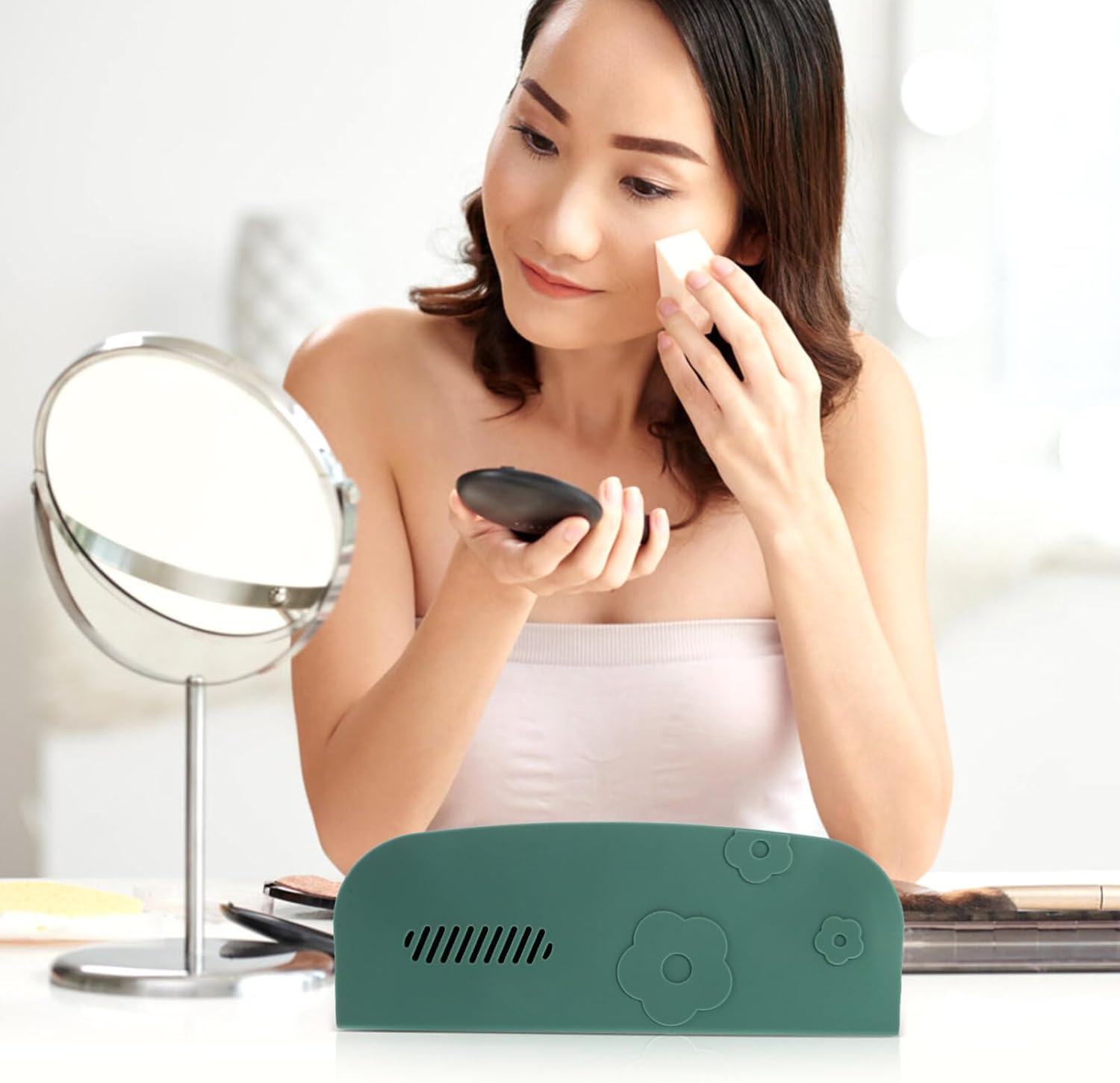 Ipetboom Portable Silicone Makeup Brush Case for Travel and Daily Use