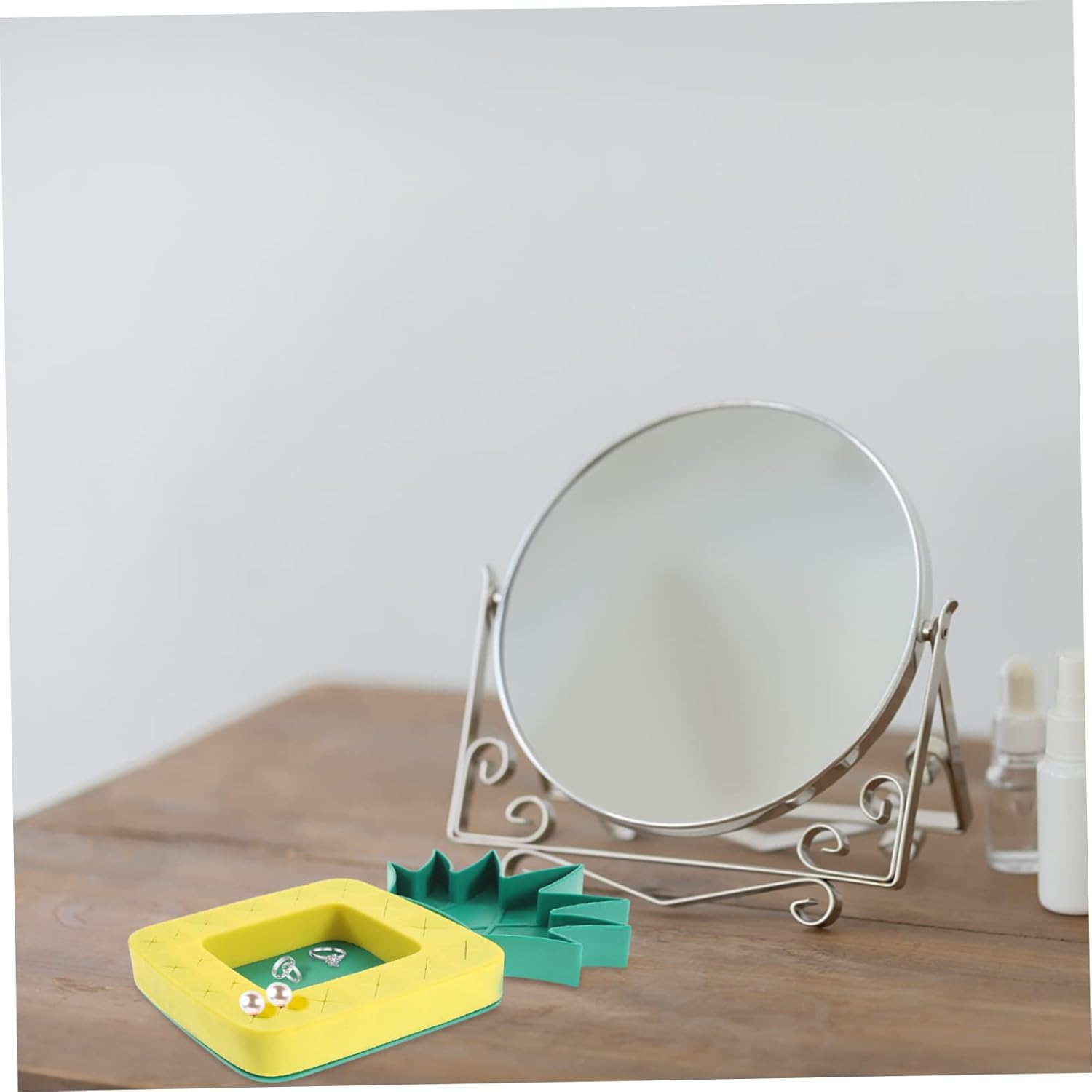 BESTYASH Silicone Lip Gloss Organizer Pineapple Design
