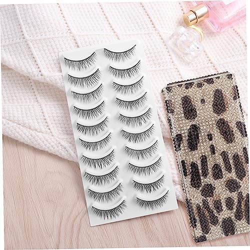 BESTYASH Glitter Eyelash Storage Box with Leopard Print