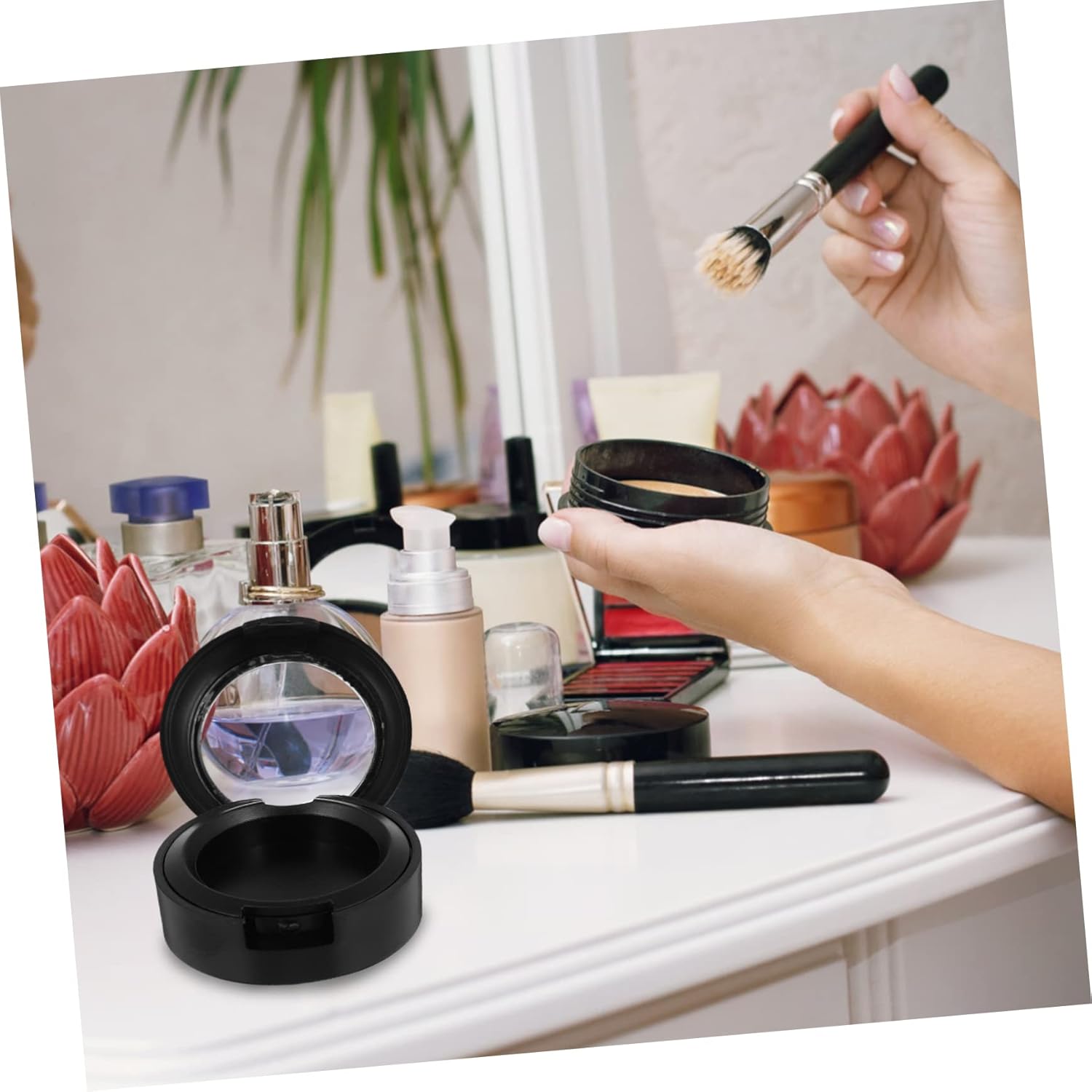 8Pcs Makeup Empty Plate Travel Eyeshadow Case for Women